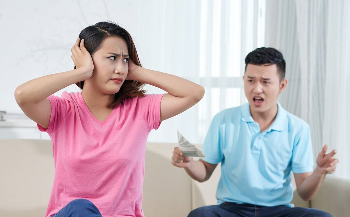 爱上了一个不爱自己的女孩该继续坚持下去吗？