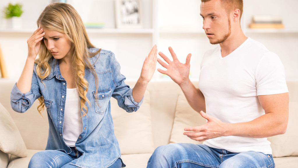 想让其他男人不再盯着你漂亮的妻子看？你可以这么做